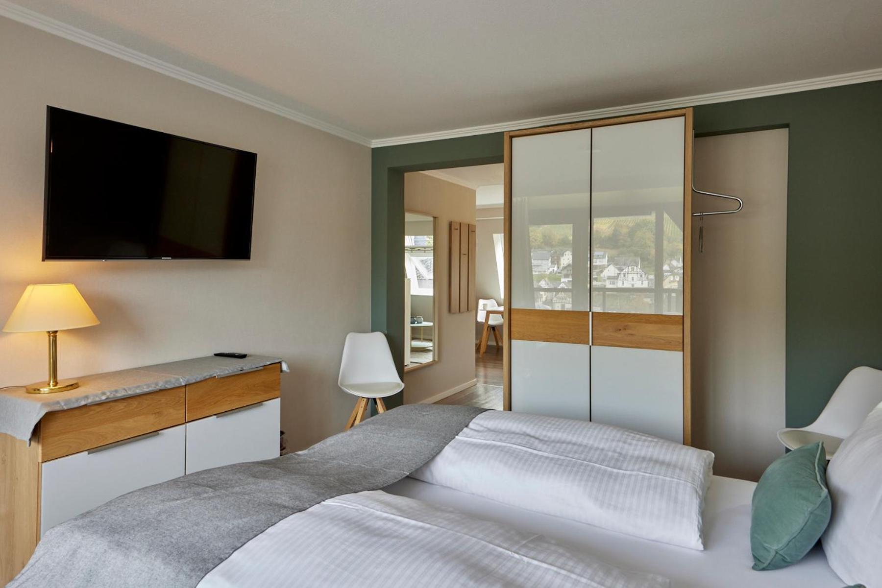 Mayer'S Weinhotel Zell an der Mosel Room photo