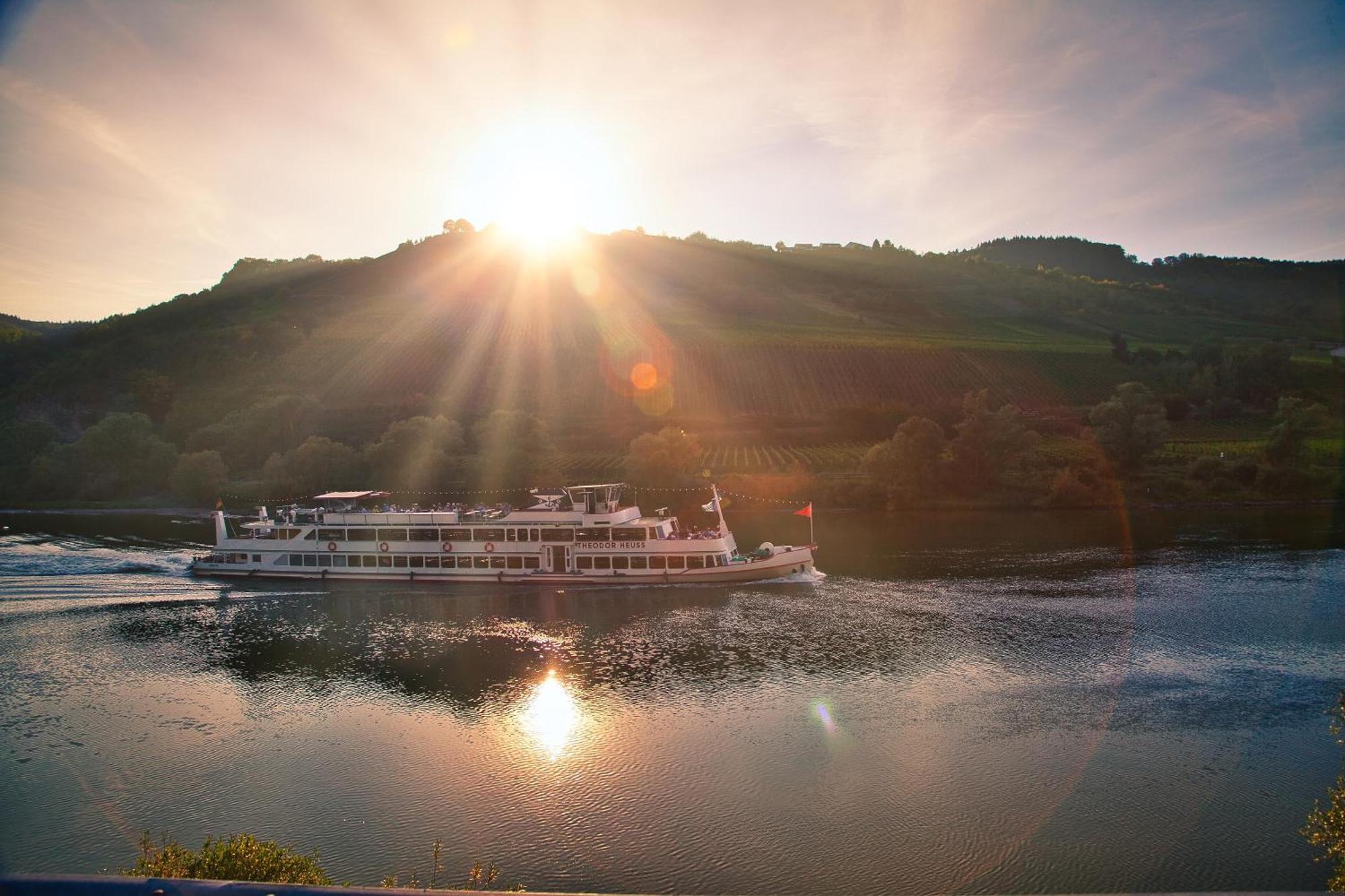 Mayer'S Weinhotel Zell an der Mosel Exterior photo